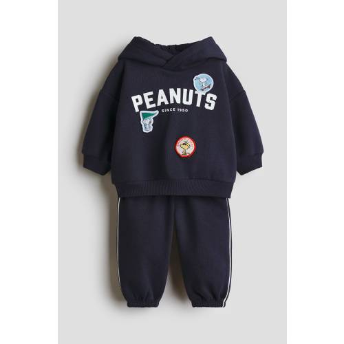 2-PIECE HOODIE AND JOGGERS SET