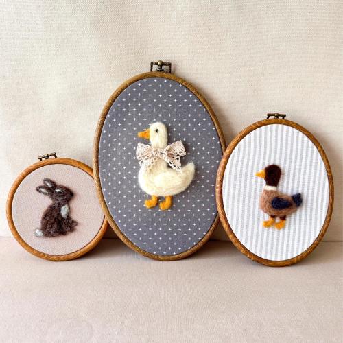 Personalized Felted Goose Wall Art – Custom Name Wool Embroidery Hoop, Nursery Decor