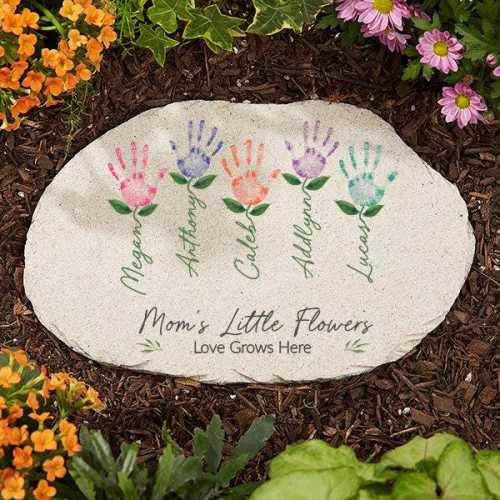 Handprint Art Personalized Round Garden Stone – Custom Outdoor Gift for Mom or Grandma, Kids' Names & Colors, Mother’s Day Decor