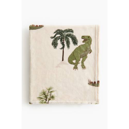 PATTERNED FLEECE BLANKET