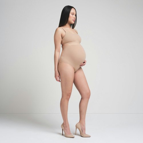 FITS EVERYBODY MATERNITY NURSING SCOOP BRALETTE | CLAY | SKIMS