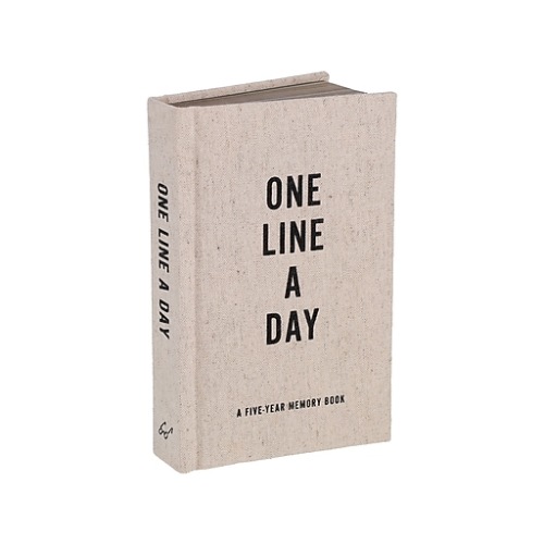 Chronicle Books One Line a Day: A Five-Year Memory Hardcover Journal, 3.75" x 6.125", 36 Pages