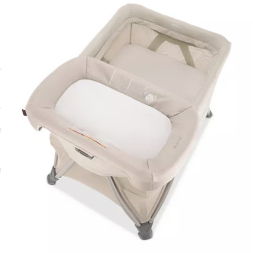 SENA™ aire Play Yard & Travel Crib + SENA™ series changer
