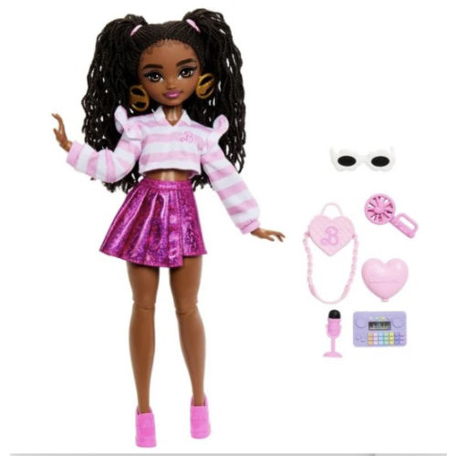 Barbie Dream Besties Barbie “Brooklyn” Doll & Accessories, Posable Fashion Doll & Themed Pieces