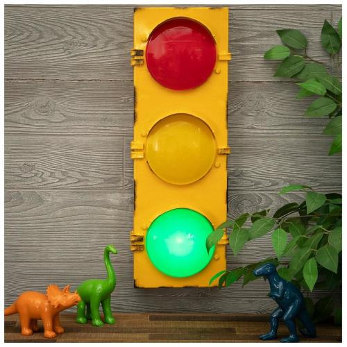 Light Up Traffic Light Metal Wall Decor