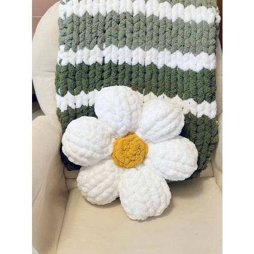 Chunky Knit Daisy Pillow, Customizable Nursery Decor