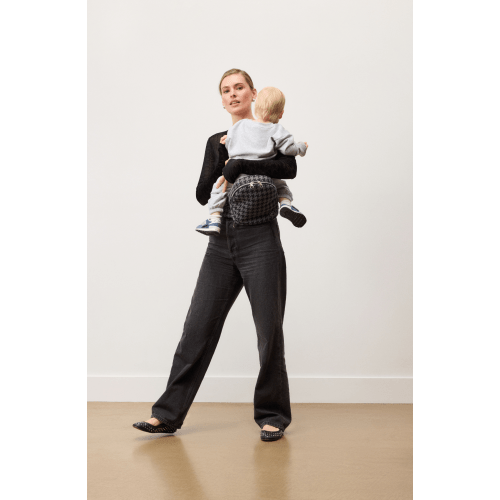 The Brio Belt Toddler Carrier - Onyx Houndstooth
