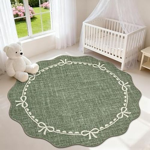 GarveeHome Scalloped Bow Rug for Living Room, 5ft Round Rugs Washable Solid Green Rug for Dorm Soft Low Pile Non Slip Scalloped Rugs for Nursery Bedroom Decor Hallway Kids Room Playroom