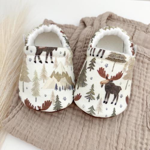 Handmade Woodland Moose Fleece Baby Booties: Soft Sole Crib Shoes