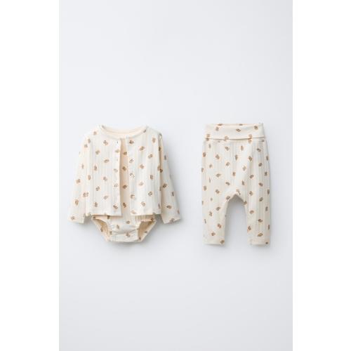 DOG PRINT JACKET, BODYSUIT, AND LEGGINGS SET - Ecru Size 3-6 Months