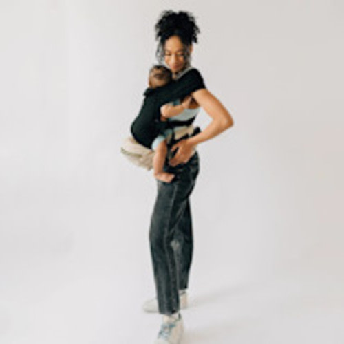 Tushbaby Hip Seat and Snug Carrier 2-in-1 Bundle - Cream Vegan Leather, Black Snug Carrier