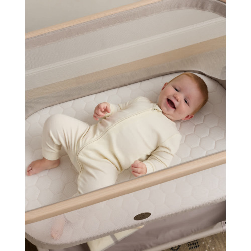 Iora Bedside Bassinet by Maxi-Cosi in Classic Oat