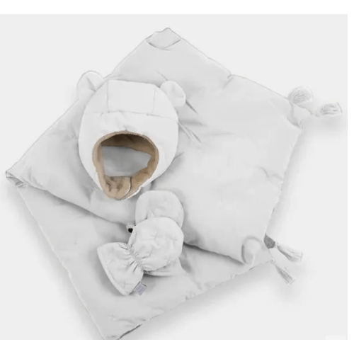 7am Enfant mittens, hat and blanket set