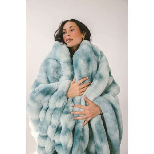 Extreme Ultra Cloud Smoke Blue Plush Blanket