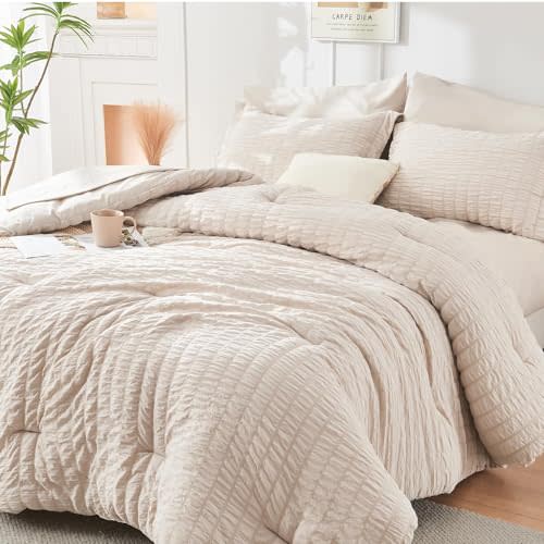 HYMOKEGE Beige Twin Comforter Set Seersucker 5 Pieces, All Season Luxury Bed in a Bag for Bedroom, Bedding Set with Comforters, Sheets, Pillowcase & Sham