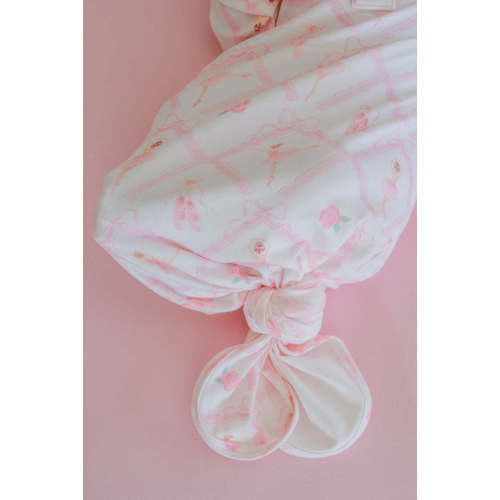 Newborn Baby Knot Gown & Hat Set in Darling Ballerina | Caden Lane