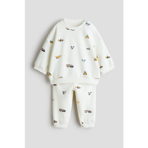 2-PIECE PRINTED SWEATSHIRT AND JOGGERS SET