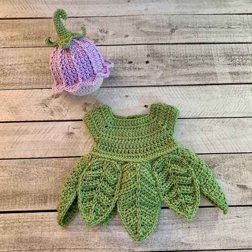 Newborn tulip flower costume. Crochet fairy garden photo props.
