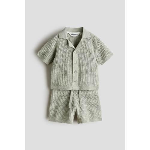 2-teiliges Pointellestrick-Set aus Baumwolle - Helles Khakigrün - Kids | H&M AT | Baby clothes boys newborn knits, Knit baby boy outfits, Summer knit outfit baby