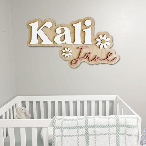 Personalized Daisy Baby Name Sign – Custom Wooden Nursery Wall Decor | Floral Kids Room Sign | Newborn Name Reveal | Baby Shower Gift