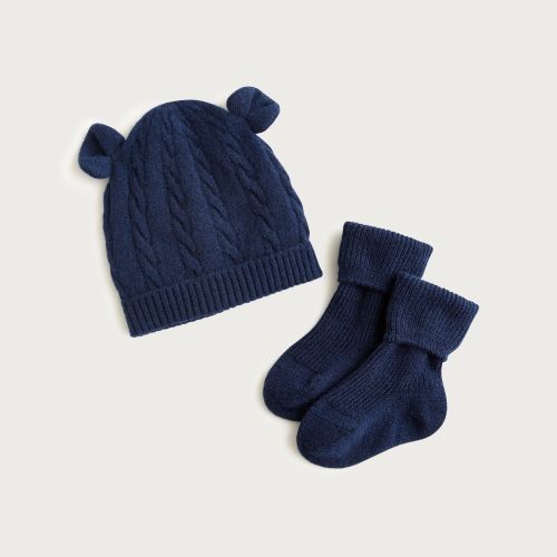 Limited-edition baby cashmere beanie and booties set