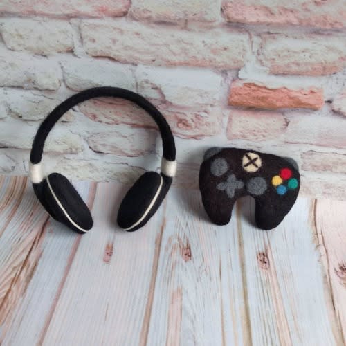 Newborn Felted XBox Headphones, Felted Xbox Controller, Felt Headphones,Wool Headphones, Felt decor,Newborn Photography props,Felted Props