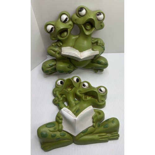 2 Vintage Retro 1978 Burwood Products Singing Green Frogs Wall Plaque