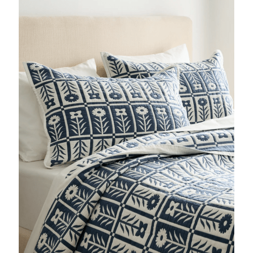 Organic Cotton Jacquard Floral Quilt Set in Glacier Blue for Bed in the Nursery