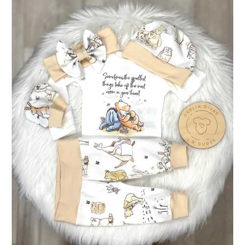 Winnie the Pooh Coming Home Outfit: Gender Neutral Baby Set