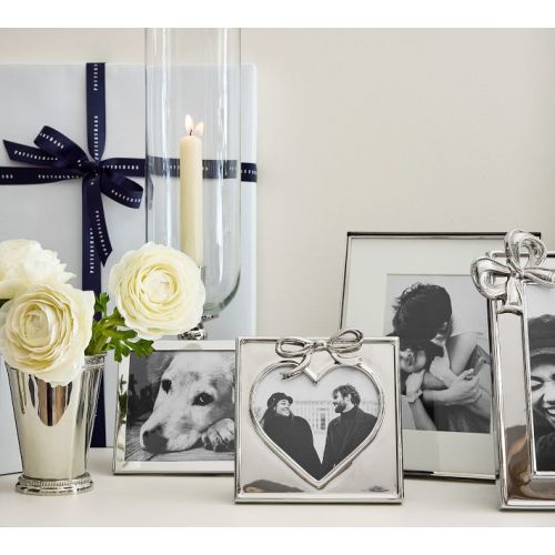 Sweetheart Bow Frame