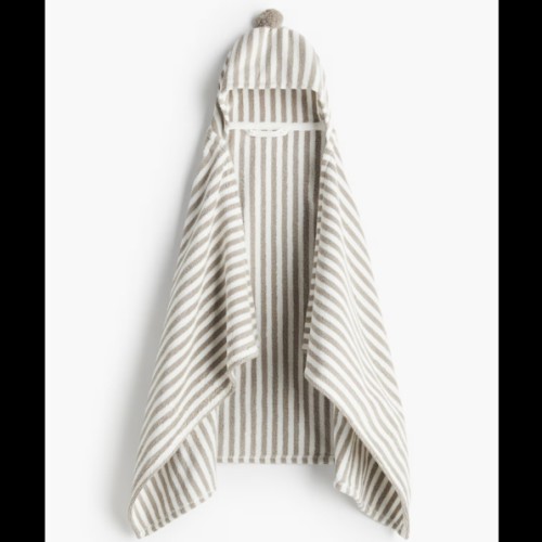 HOODED BATH TOWEL