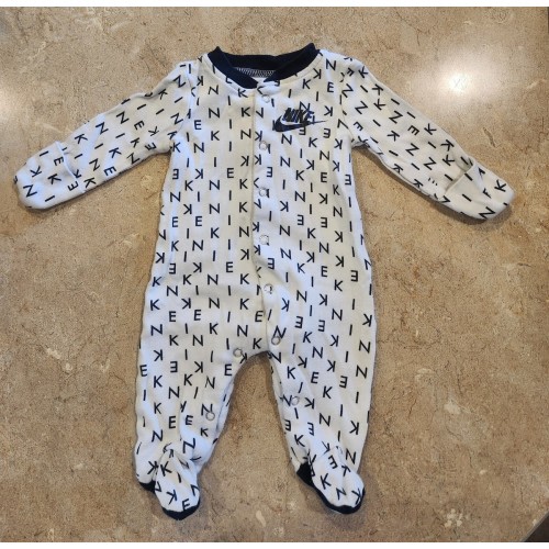 Lot of 2 Nike Sleepers with Optional Hand Covers Newborn Great Condition