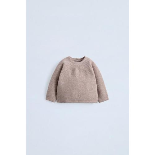 TEXTURED KNIT SWEATER