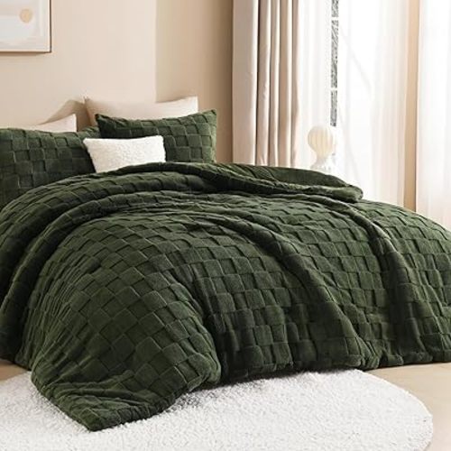 Litanika Fluffy King Size Comforter Set Olive Green, 3 Pieces Warm Sherpa Fleece Winter Bedding Set, Jacquard Checkered Plush Fuzzy Blanket Bed Set(1 Comforter, 2 Pillowcases)