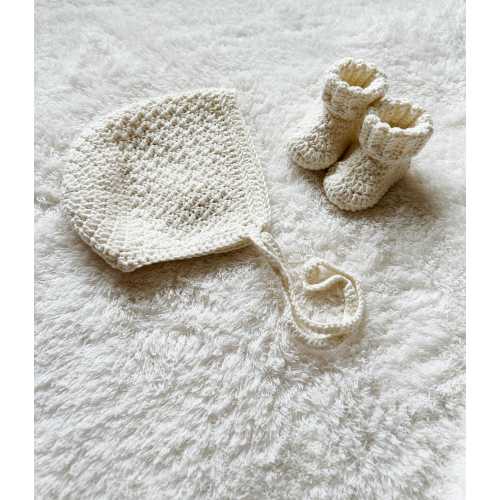 Bonnet and booties set/baby hat/shoes