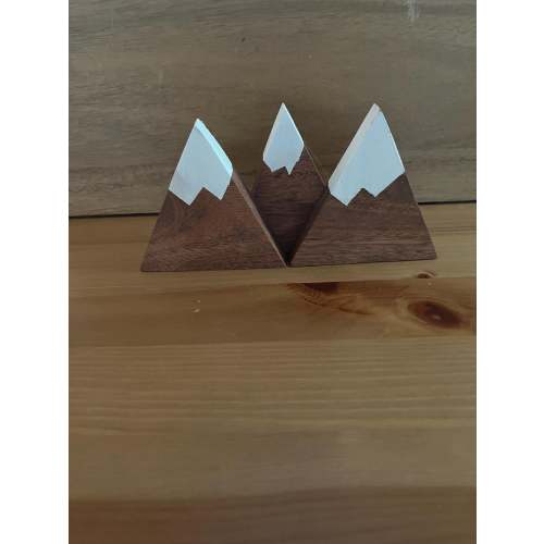 Wood mountain decoration