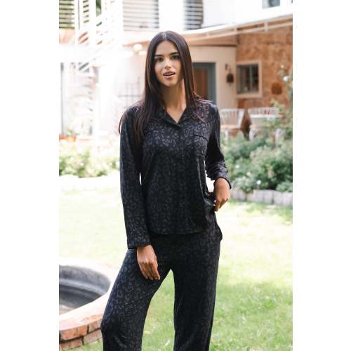 Long-Sleeved Women's Pajama Set in Midnight Leopard