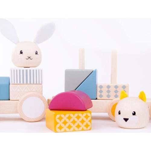Activity Pull-Along Train - Bigjigs Toys | Maisonette