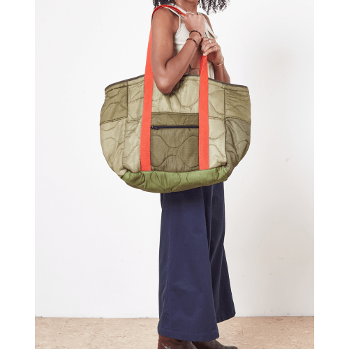REMADE PUFFER TOTE – SUAY
