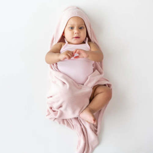 Hooded Bath Towel in Blush – Over The Moon
