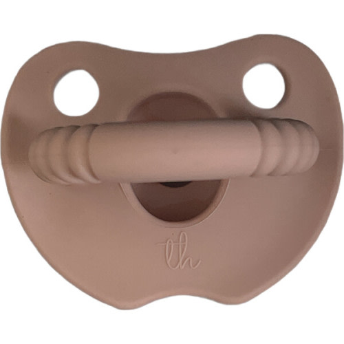 Silicone Soother Flat, Misty Rose - Three Hearts | Maisonette