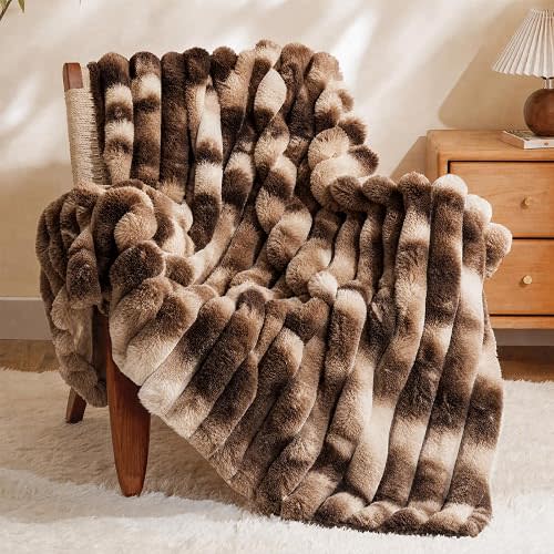 HOMFINE Fluffy Bubble Faux Fur Throw Blanket for Couch, Coffee, 50"x60"