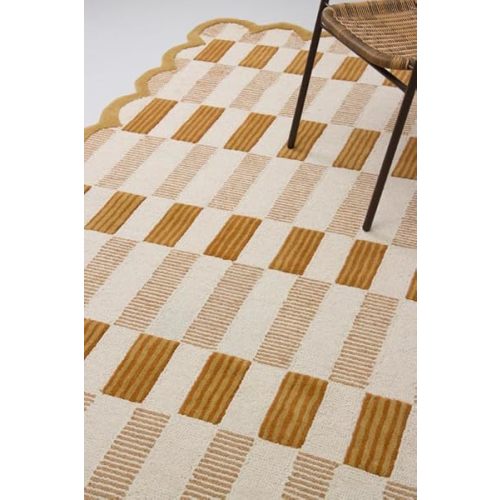 Hand-Tufted Wool Area Rug with Scalloped Edges, Neutral Beige Plaid Pattern, Cozy Soft Accent Rug for Living Room, Bedroom, and Nursery, Handmade Decorative Carpet, 8x10 Ft