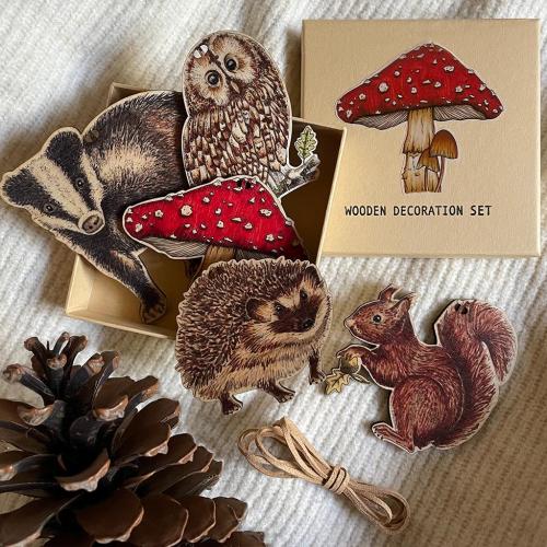 Woodland animal Christmas decoration gift box set | 5 piece set of hand illustrated wooden keepsake ornaments | Eco Christmas decorations