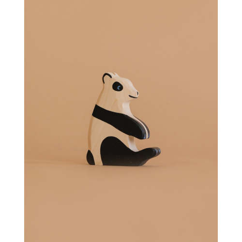 Holztiger Panda Bear, Sitting