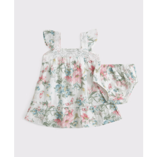 baby lace-trim flutter sleeve dress
