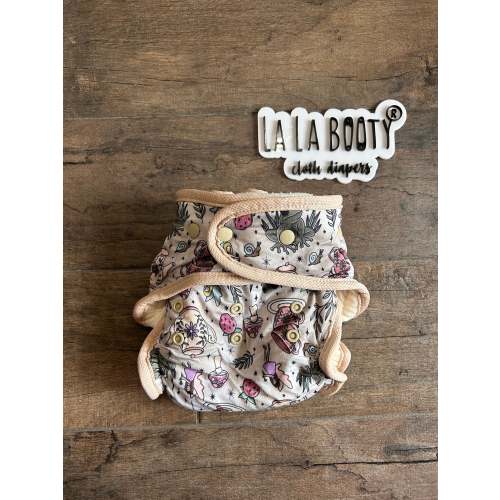 Fairy Tea Time Print Fluffluxe Middlest Fitted Diaper (9-40lbs) – La La Booty® Diapers