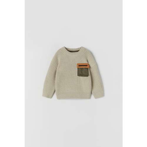 CONTRASTING KNIT SWEATERUSE OUR APP