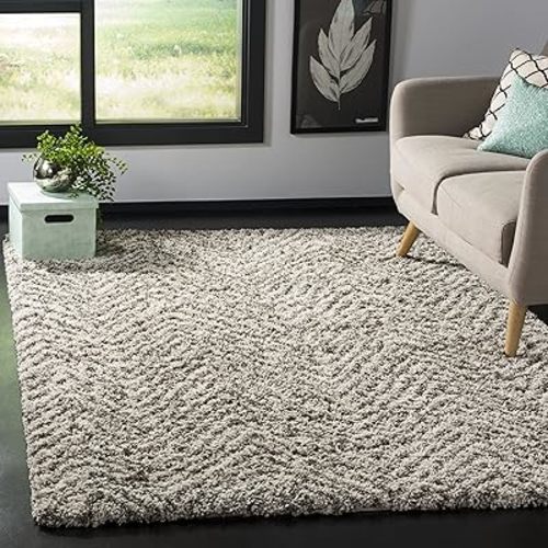 SAFAVIEH Hudson Shag Collection Area Rug - 5'1" x 7'6", Ivory & Grey, Chevron Design, Non-Shedding & Easy Care, 2-inch Thick Ideal for High Traffic Areas in Living Room, Bedroom (SGH375A)