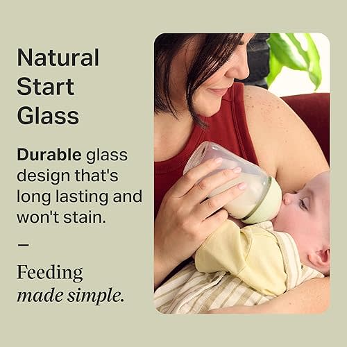 Tommee Tippee Natural Start Glass Newborn Starter Set, 150ml and 250ml Anti-Colic Baby Bottles, Slow and Medium Flow Breast-Like Teats for a Natural Latch, Self-Sterilising